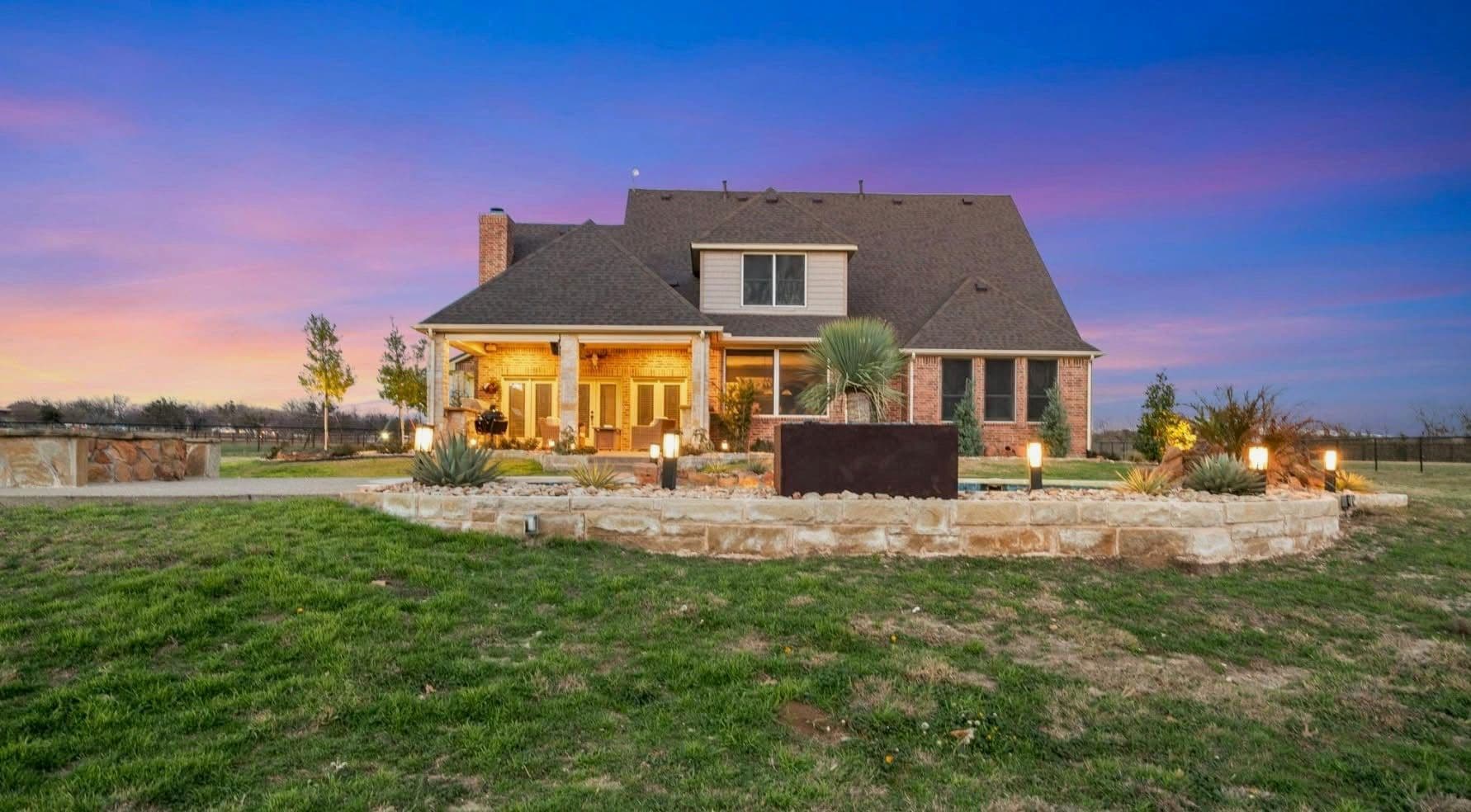 Enchanting Estate by Vortex Roofing in North Texas image
