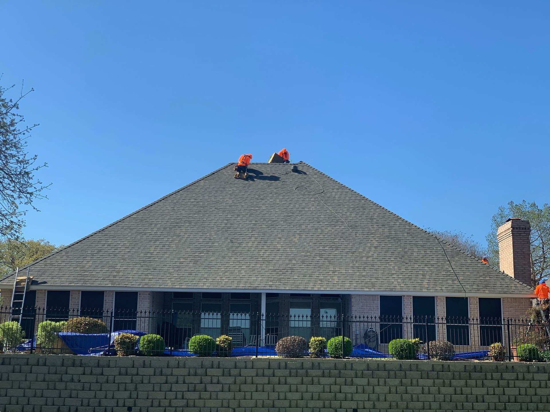 Elegant Roof Transformation with Atlas Shake Core4